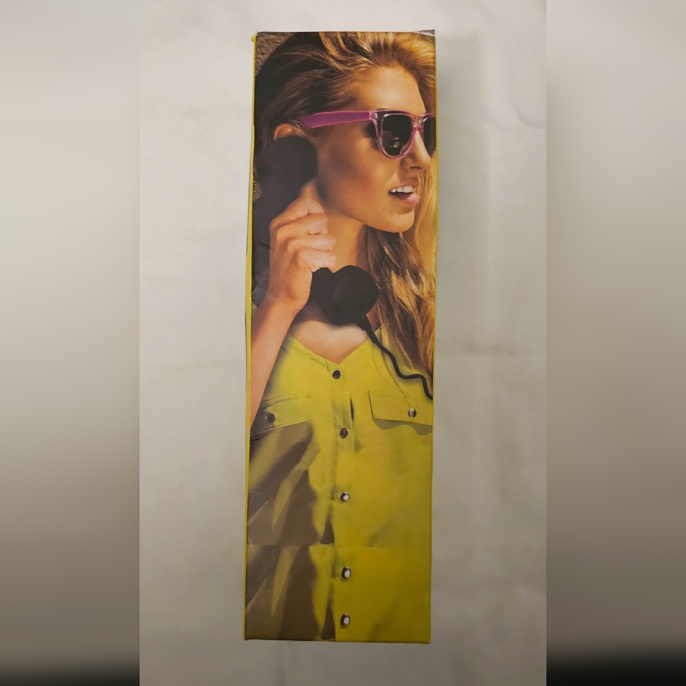 Nostalgic phone handle for cell phone